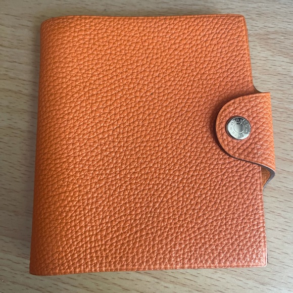 Authentic Hermès notepad! - Picture 1 of 16